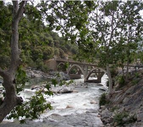 Gateway Restaurant & Lodge - Three Rivers, CA