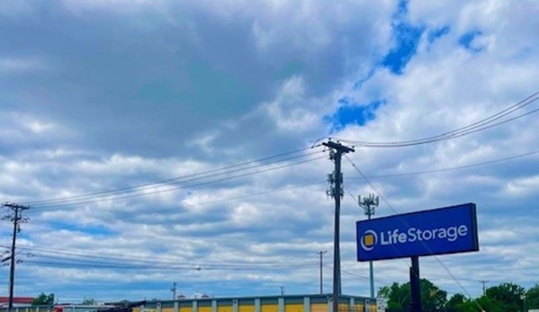 Life Storage - Round Rock, TX