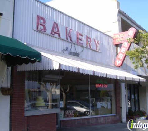 Polly Ann Bakery - San Pedro, CA