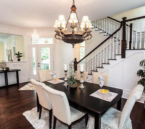 Custom Maid Cleaning - Tonawanda, NY. Clean dining room