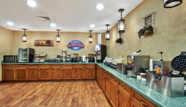 Baymont Inn & Suites - Knoxville, TN