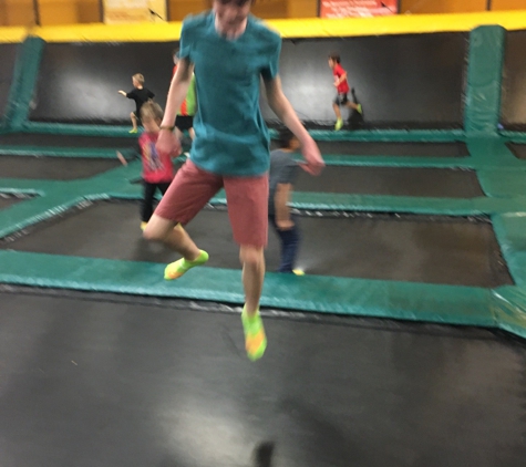 ROCKIN' JUMP - Dublin, CA