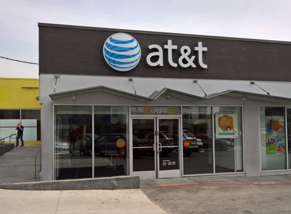 AT&T Store - Los Angeles, CA