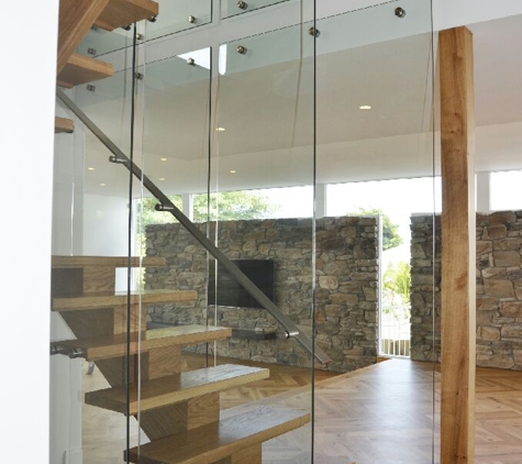 Craftsman Stairs. Residential Glass & Timber Stairs