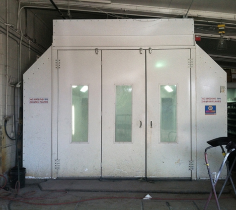 Bloomberg Auto Body - Roselle, IL