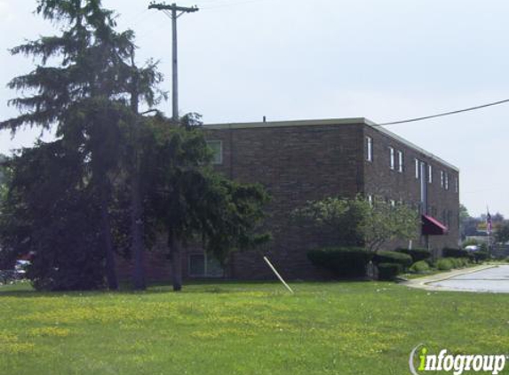 Kensington Court Apartments - North Olmsted, OH