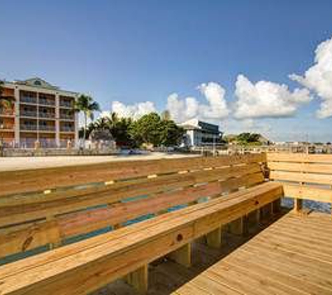 Hutchinson Island Plaza Hotel & Suites - Fort Pierce, FL