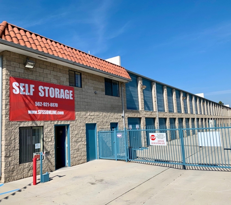 Santa Fe Self Storage - Santa Fe Springs, CA