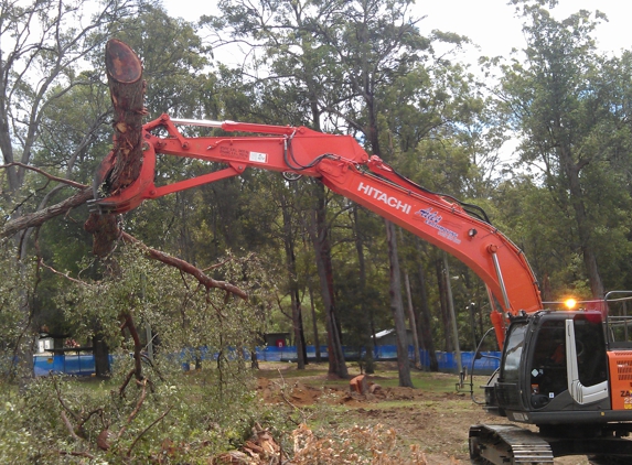 Jackson Tree Services - Mudgeeraba, QLD. Using Quality, Specialist Machinery, The Team We Are Able To Clear Your Land With Relative Ease