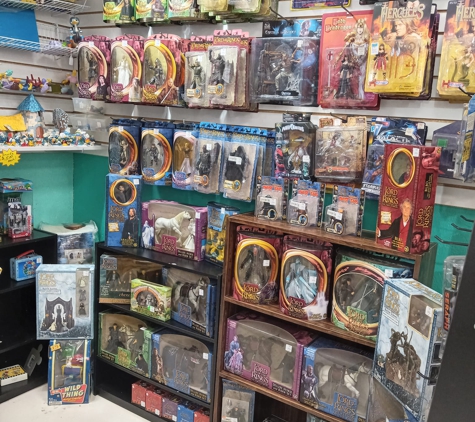 Treasure Trove Collectibles - Dayton, OH. Toys, toys & more toys.Vintage to newer.Popular to RARE & HTF