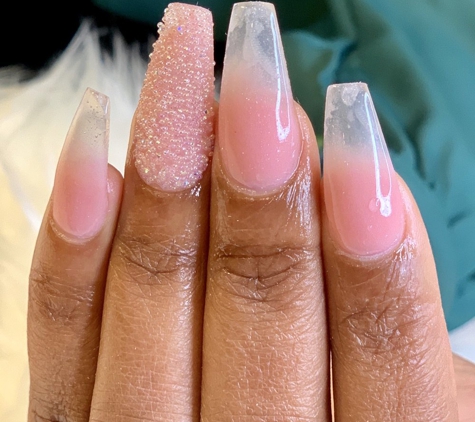 Unique Nails and Spa - Pearland, TX