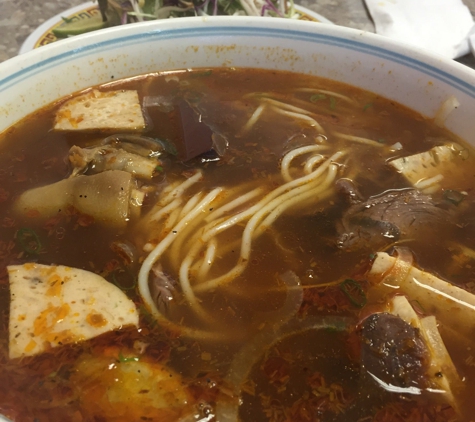 Duc Chuong Bun Bo Hue Midnite - Houston, TX