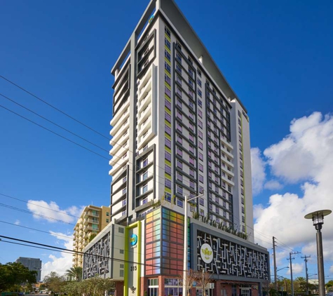 Home2 Suites by Hilton Fort Lauderdale Downtown - Fort Lauderdale, FL