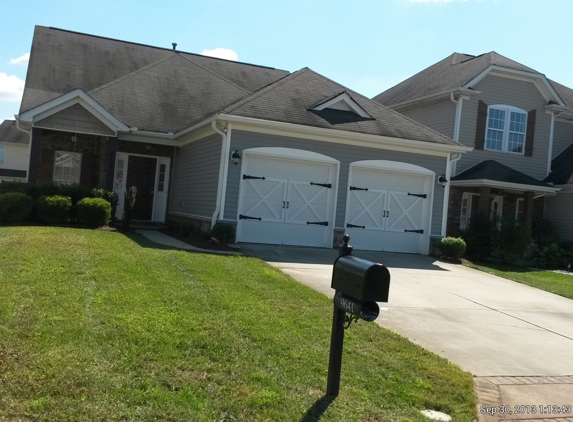 Lawn Services of Charlotte - Charlotte, NC