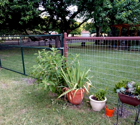 Camacho Fence Services - Sherman, TX