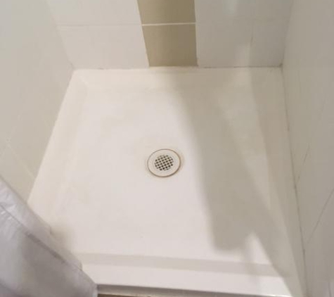 Bills + Norms Bathrooms - Kanwal, NSW. Old caravan style plastic shower floor - I hated it