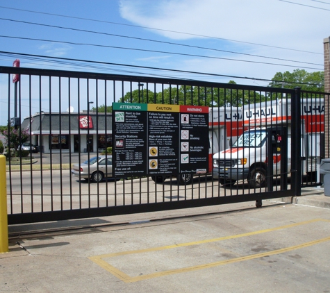 U-Haul Moving & Storage at Bissonnet - Houston, TX