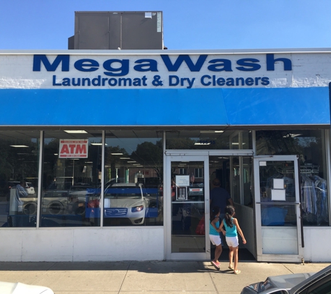 Fresh Meadows Laundromat Wash Inc