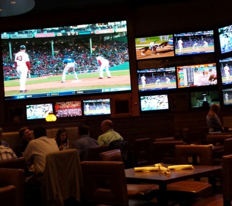 Bobby V's Restaurant & Sports Bar - Windsor Locks, CT