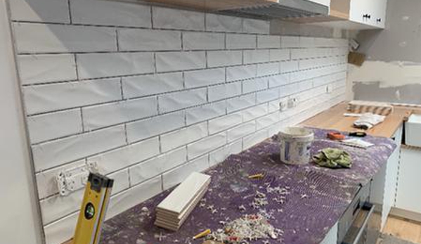 Balwyn Tiling - Bulleen, VIC. Kitchen renovation.  New tiled kitchen splashback
