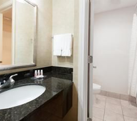 Baymont Inn & Suites - Indianapolis, IN