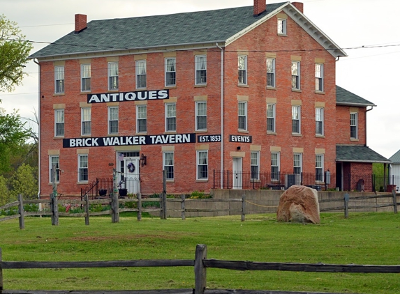 Historic Brick Walker Tavern & Rustic Barn - Brooklyn, MI