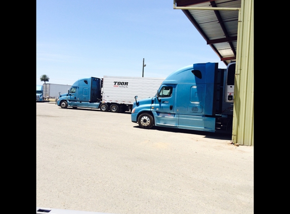 Modern Truck Parking - Fresno, CA