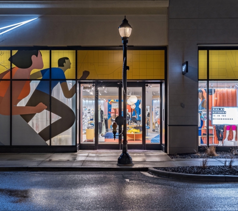Nike Well Collective - Bayshore - Glendale, WI