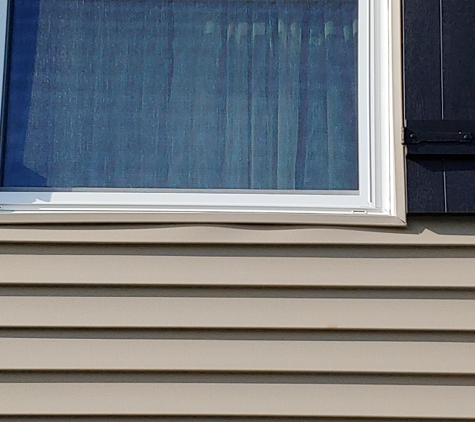 Falasca Home Remodeling - Gloucester City, NJ. SIDING NOT STRAIGHT AND BUCKLING