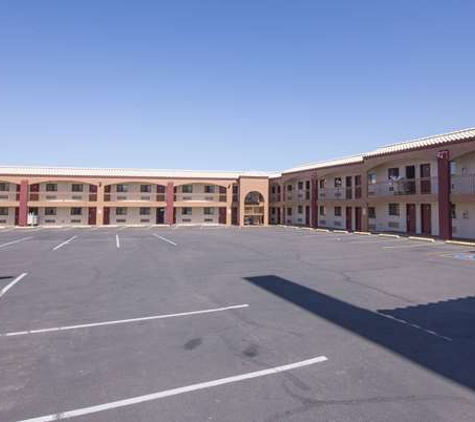 Baymont Inn & Suites - Kingman, AZ