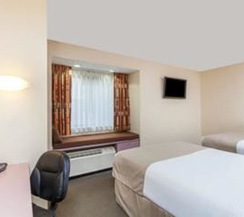 Microtel Inn & Suites by Wyndham Knoxville - Knoxville, TN