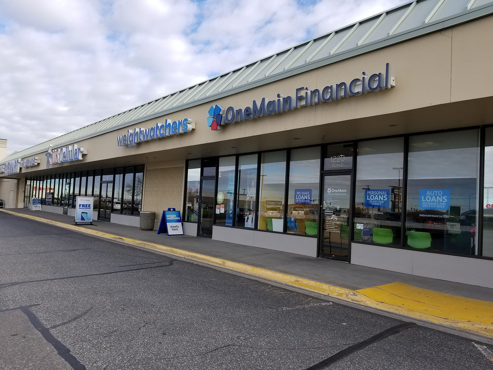 OneMain Financial 1220 N Columbia Center Blvd Ste D, Kennewick, WA