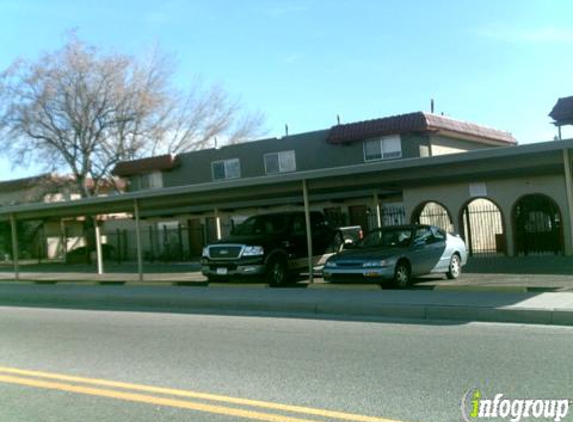 La Fontana Apartments - Albuquerque, NM