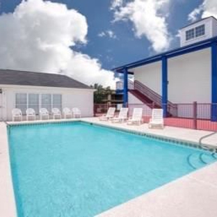 Baymont Inn & Suites - Warner Robins, GA