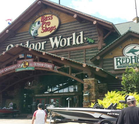 Bass Pro Shops Catalog Outlet - Springfield, MO