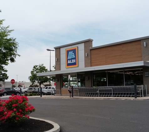 Dental Beauty - Feasterville Trevose, PA. ALDI on Rockhill Dr is at 8 minutes drive to the east of Dental Beauty Feasterville PA