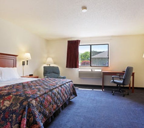 Days Inn by Wyndham Greenfield - Greenfield, MA