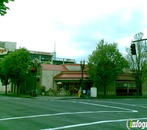 Red Robin Gourmet Burgers - Portland, OR