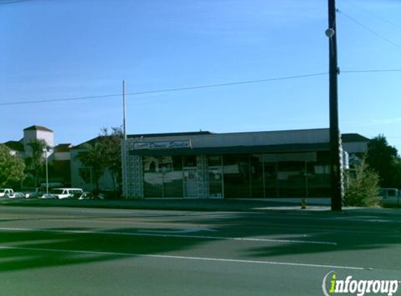 Corona Dance Studio - La Habra, CA