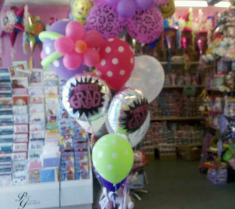 Claudias Party Supply - Northridge, CA