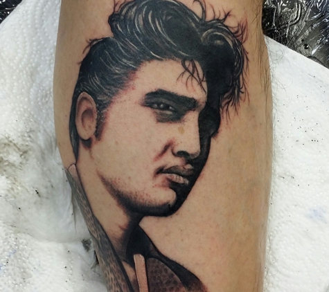 2 Stinger Tattoo & Piercing - San Antonio, TX. Elvis in Da House!!!!