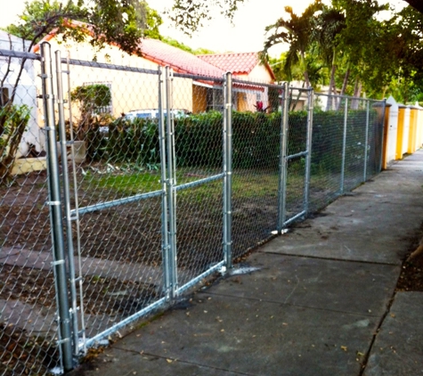 Fences By Peralta - Hialeah, FL