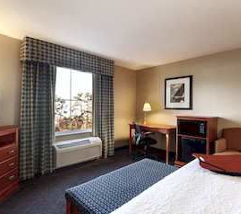 Hampton Inn & Suites Mystic - Mystic, CT