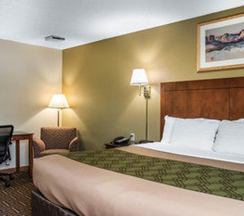 Econo Lodge - River Falls, WI