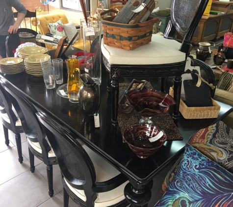 Refuge Decor & Consignment - Louisville, CO