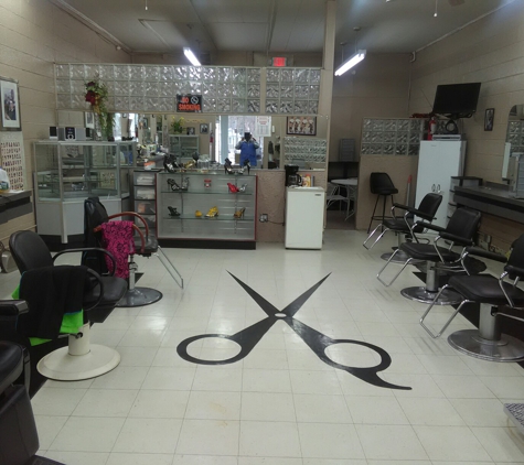 It's All About U Beauty & Barber Salon - Oak Park, MI