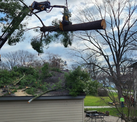 Hackett's Tree Service - Masury, OH. Emergency Storm Damage Cleanup