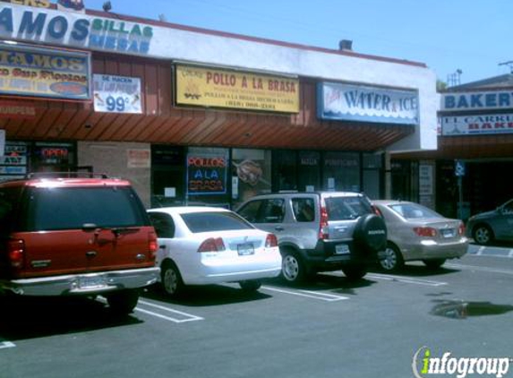 Lola's Chicken - Van Nuys, CA