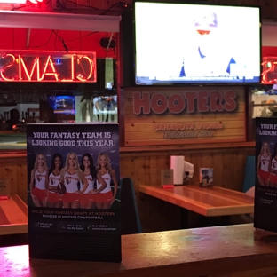 Hooters - Sarasota, FL