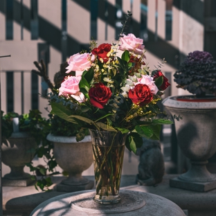 CachePot - Knoxville, TN. Rose Arrangement